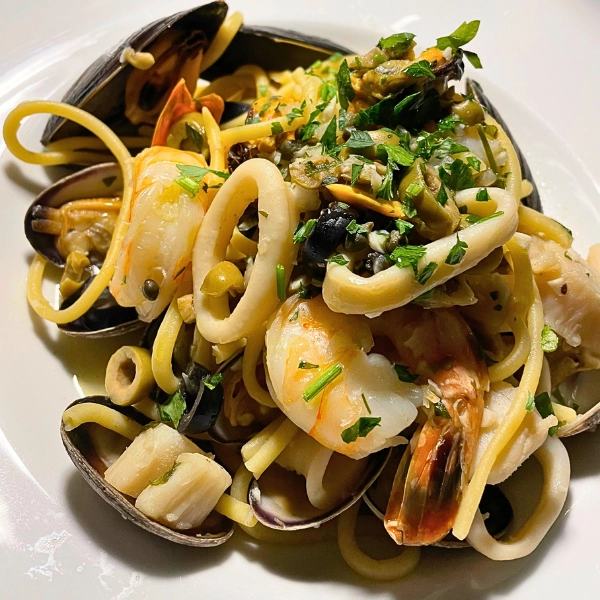 Bucatini di Seppia alla Pescatore best authentic Italian cuisine in Fort Lauderdale at Pasta And