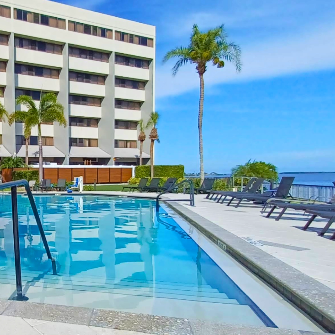 Where to Stay in Tampa Florida: Top Hotels in Downtown, Ybor City, Busch Gardens, Hyde Park, and Westshore 14 DoubleTree by Hilton Tampa Rocky Point Waterfront Where to stay in Tampa